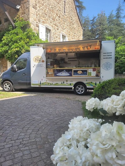 Le foodtruck garé à un emplacement