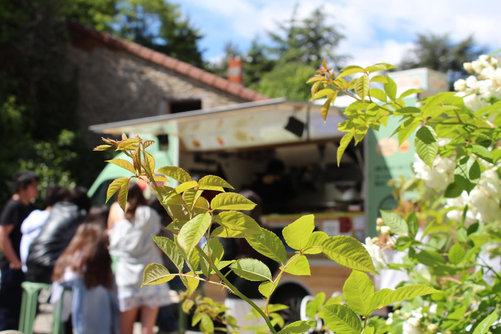 Food truck installé pour un mariage